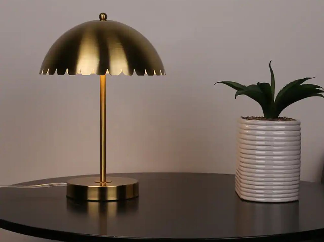 Metal Tabletop Lamp