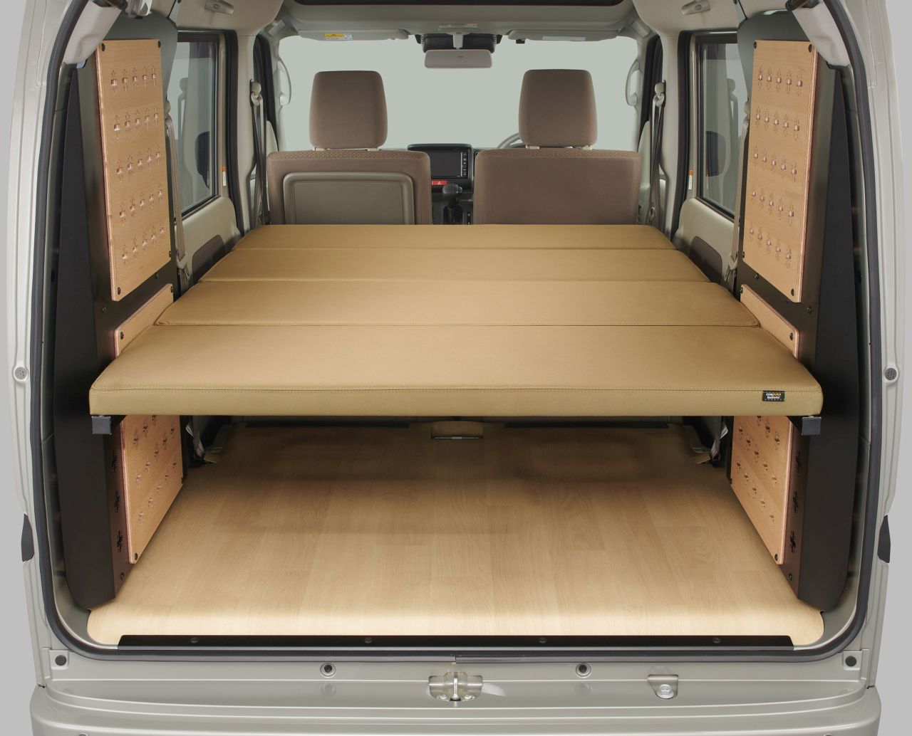 Nissan’s Clipper Van With "Multi-Rack Package for Overlanding