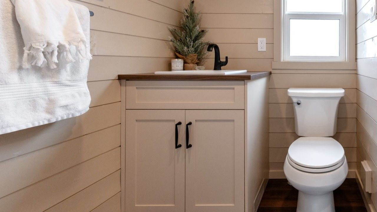 Ruby Bar Harbor Tiny House - bathroom