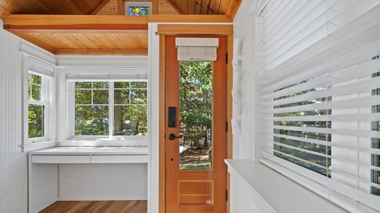 The multiple window sills can be used for indoor gardening and built-in desk is ideal for remote work