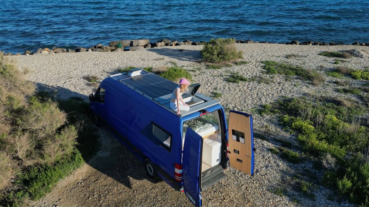 Victoria and Arminas Camper Van Conversion_10