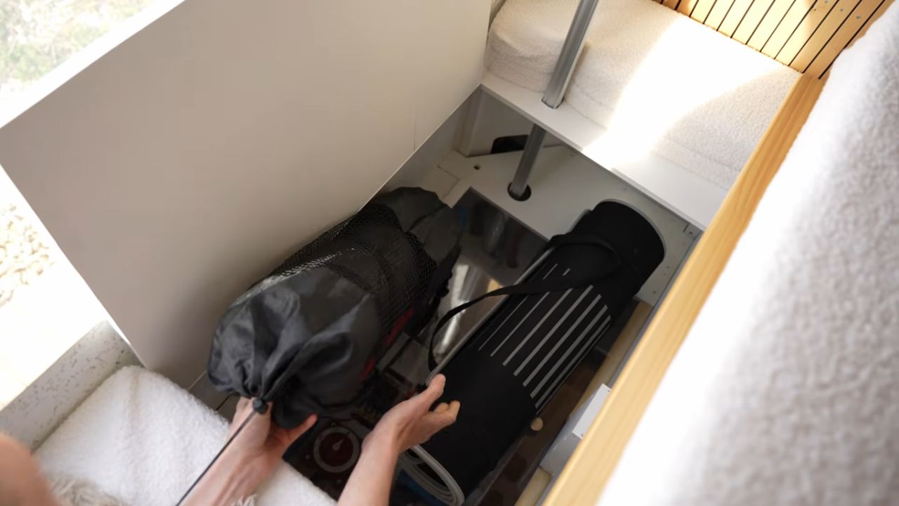 Victoria and Arminas Camper Van Conversion_15