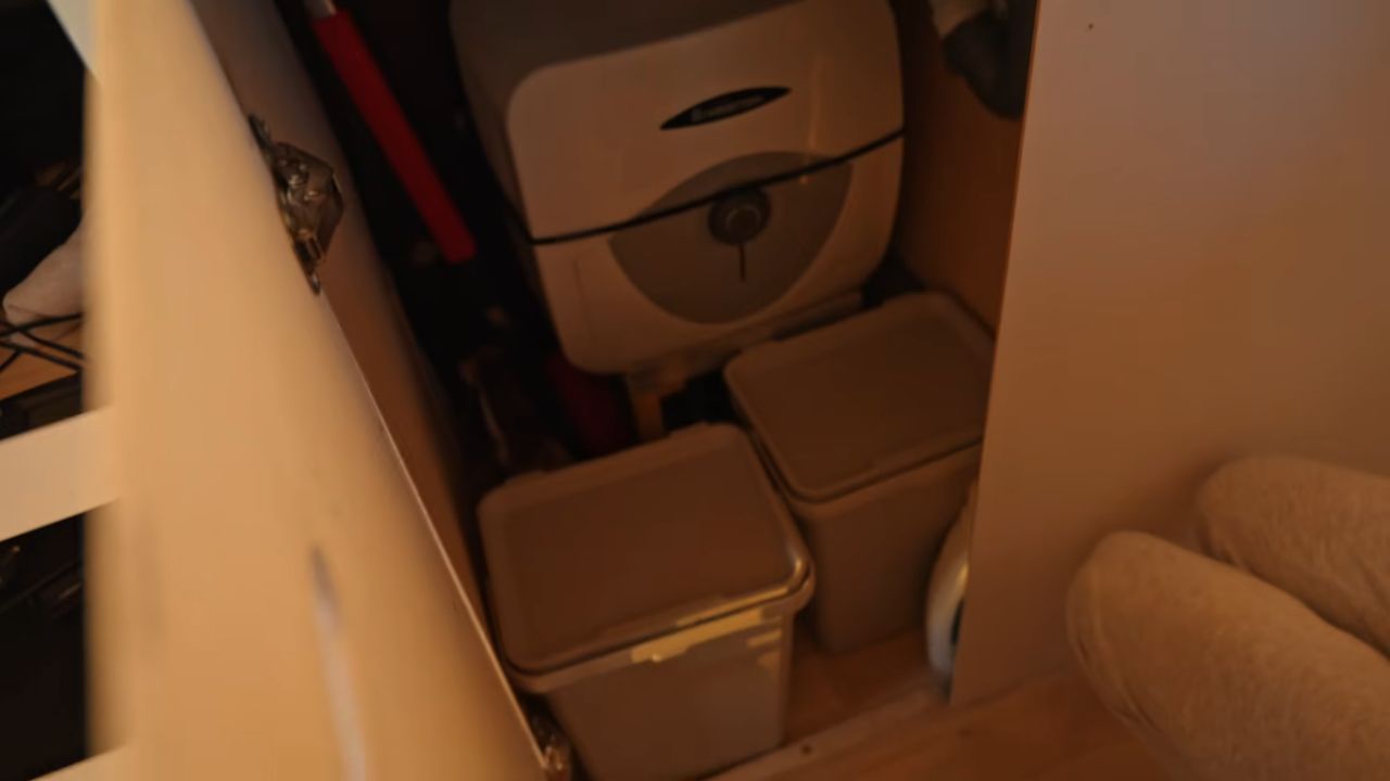 Victoria and Arminas Camper Van Conversion_29