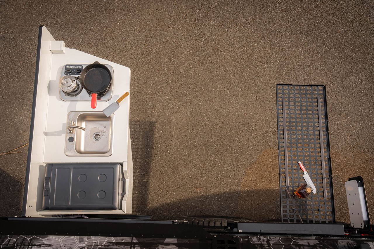 XLE off-road trailer by Mammoth Overland