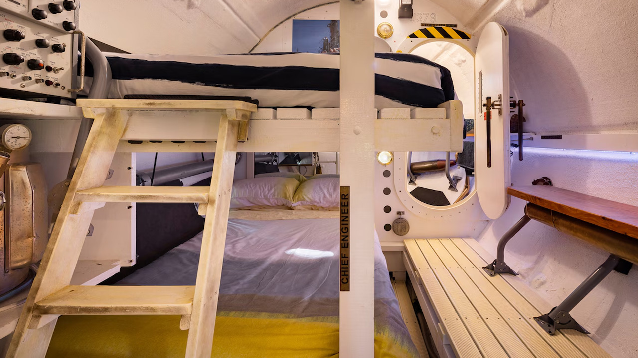 Yellow-Submarine_Bedroom_1