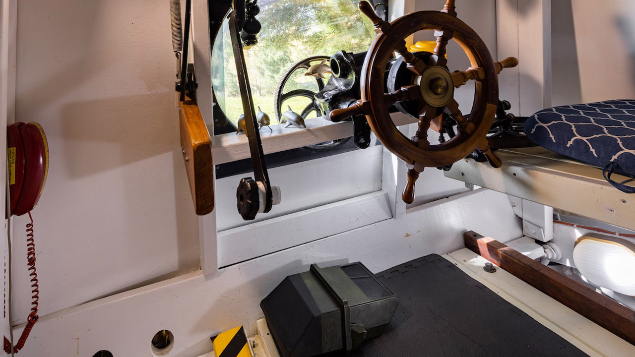 Yellow Submarine_Control Room