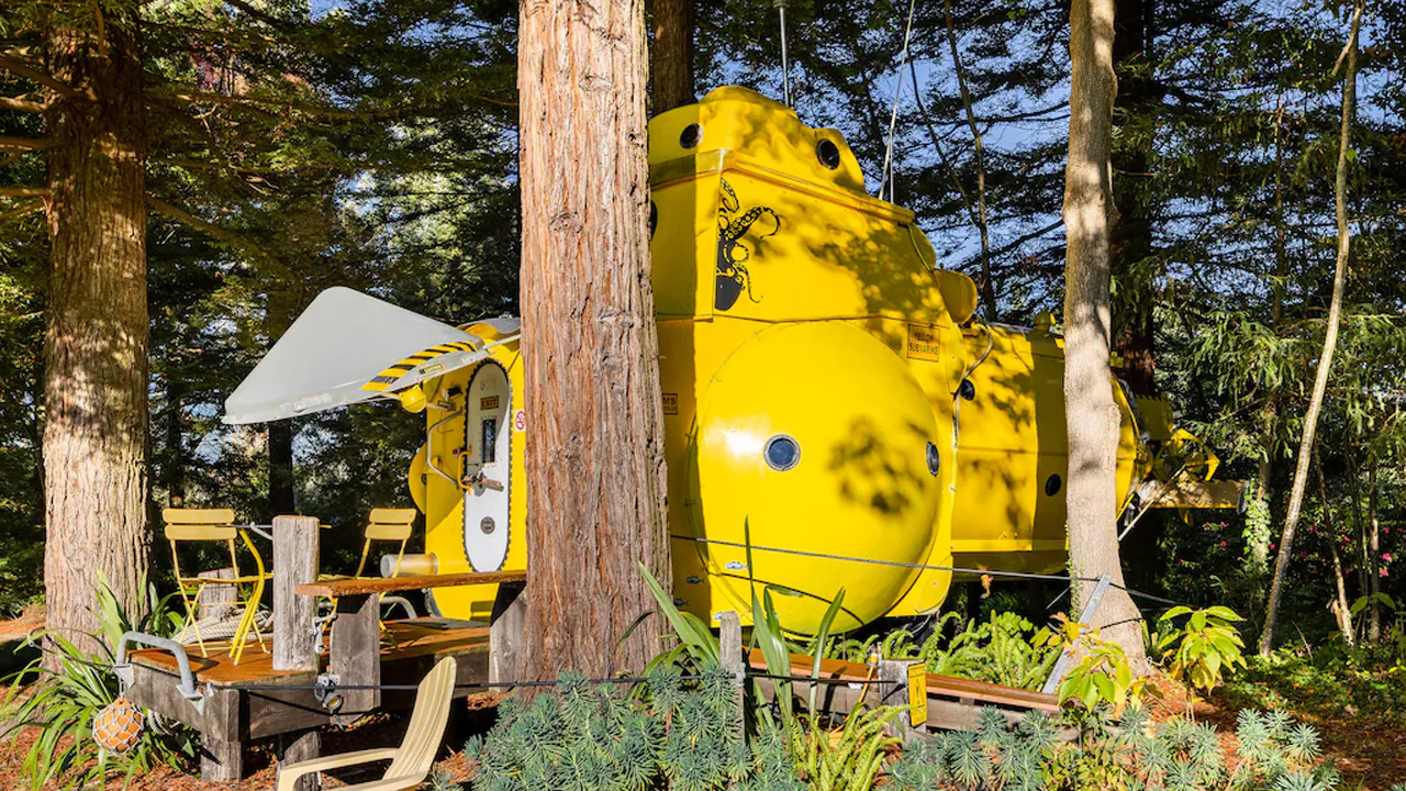 Yellow Submarine_Exterior_2