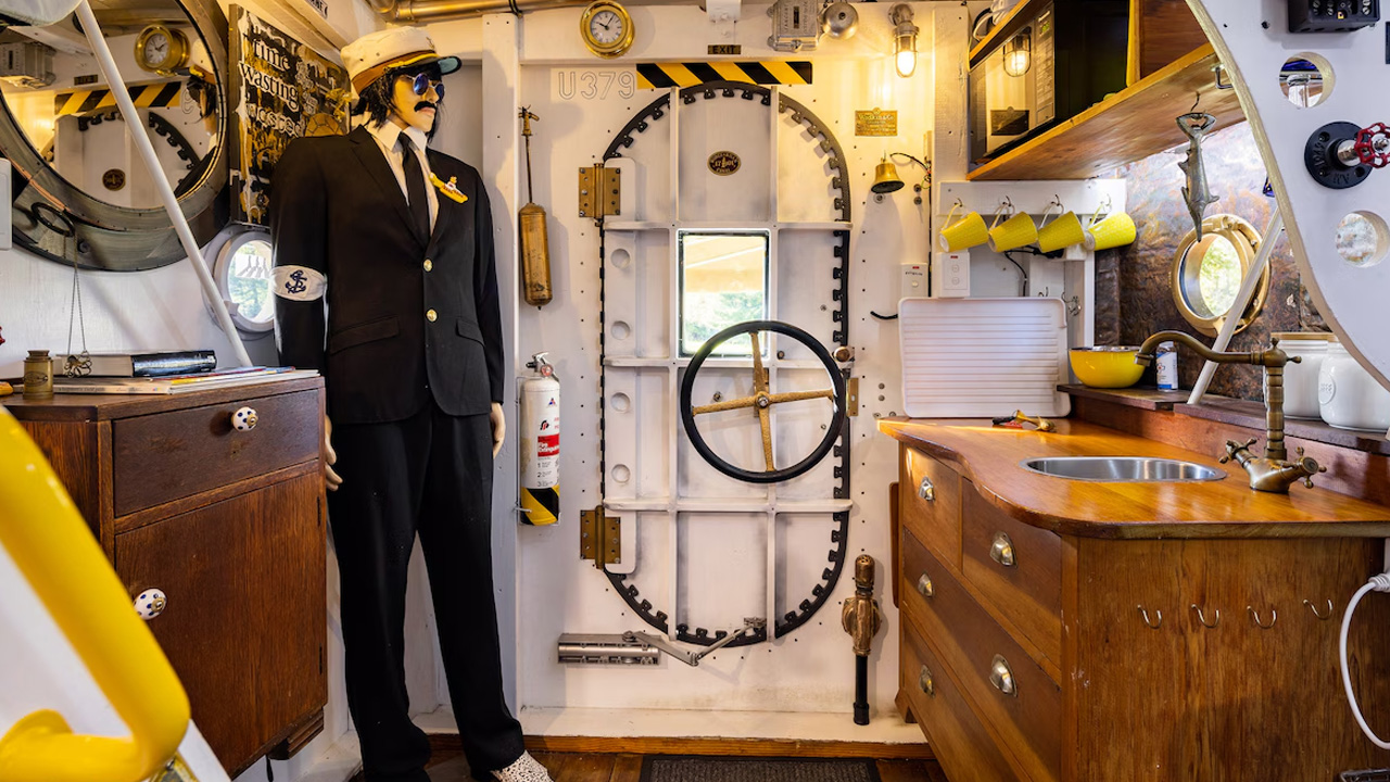 Yellow Submarine_Interior_1