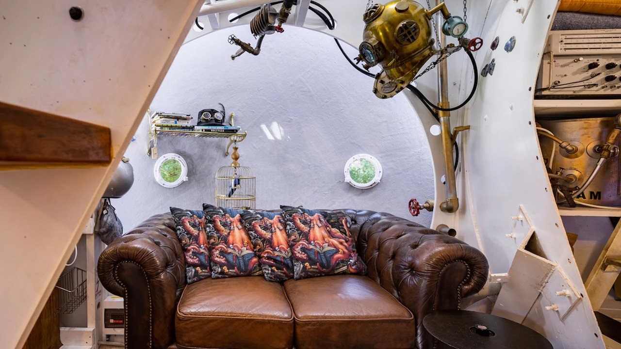 Yellow Submarine_Living room_1