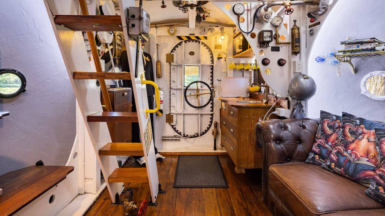 Yellow Submarine_The Interior