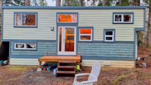 28 ft. Space-Efficient Brackenwood Tiny House Flaunts Loft Lounge and Two Bedrooms 28 ft. Space-Efficient Brackenwood Tiny House Fits Lofted Lounge and two Bedrooms in 360 sq. ft. Layout