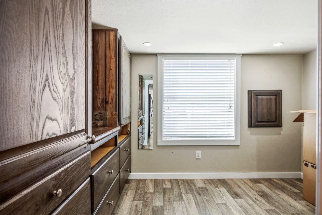 $44k tiny house_Master bedroom