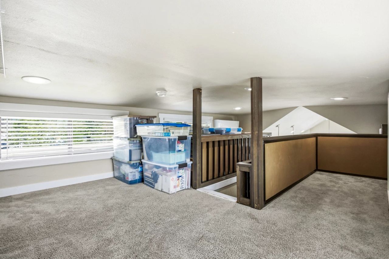 $44k tiny house_loft bedroom
