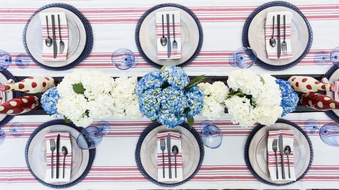 4th of July Chic Table Setting