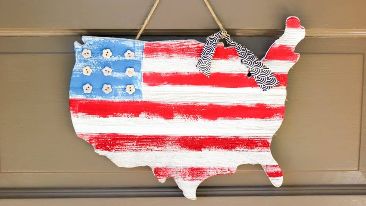 USA Wooden Flag Map Door Hanger