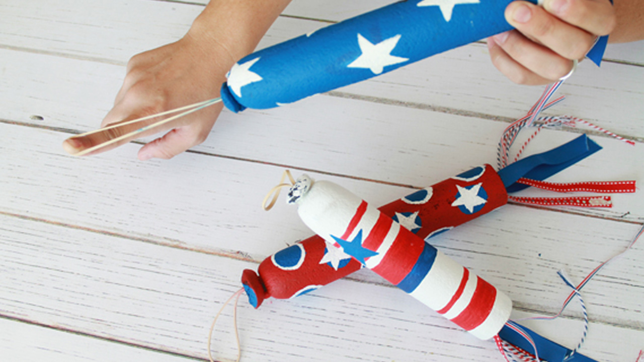 Foam firecracker slingshot
