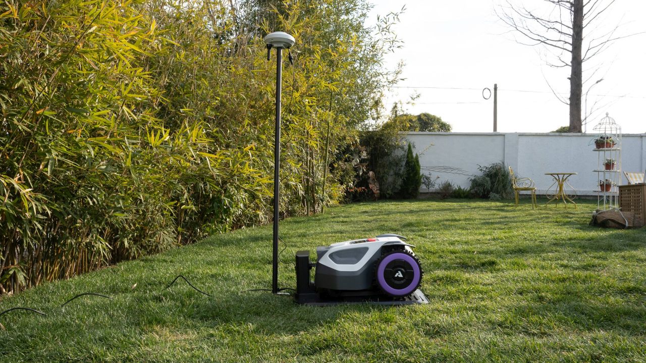ANTHBOT Offering Up to 31% Discount on M5 and M9 Robot Lawn Mowers