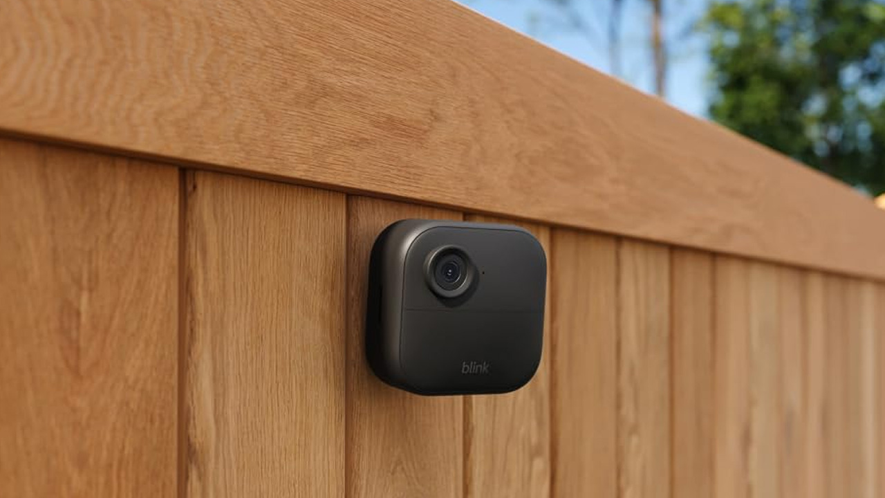 Wireless smart security camera