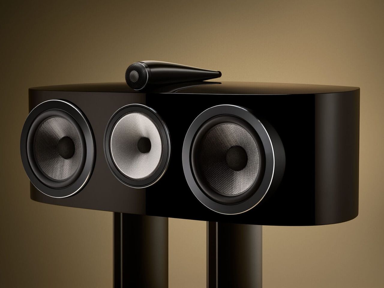 Bowers & Wilkins Expands 800 Series of Loudspeakers With Improved New Diamond Models