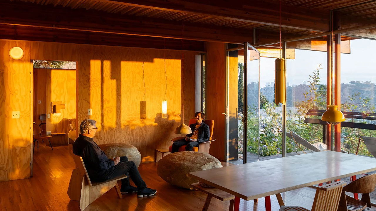 The large rock boulders serve as coffee tables