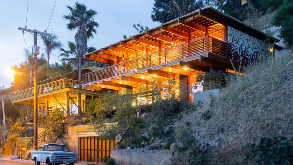 Cliffside Cano House Reinterprets Mid-Century Post-and-Beam Architecture Into Modern Handcrafted Masterpiece Cano House Built on Impossible Cliffside Reinterprets Mid-Century Post and Beam Architecture Into Modern Handcrafted Masterpiece