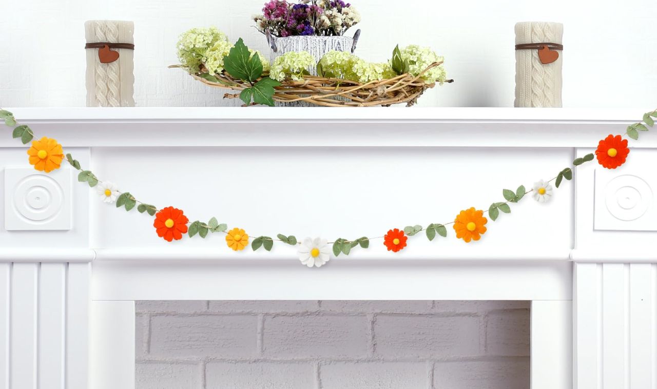 Daisy Felt Garland