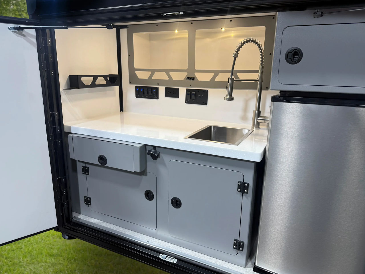 Encore RV ROG 12RK-FB Camper Trailer