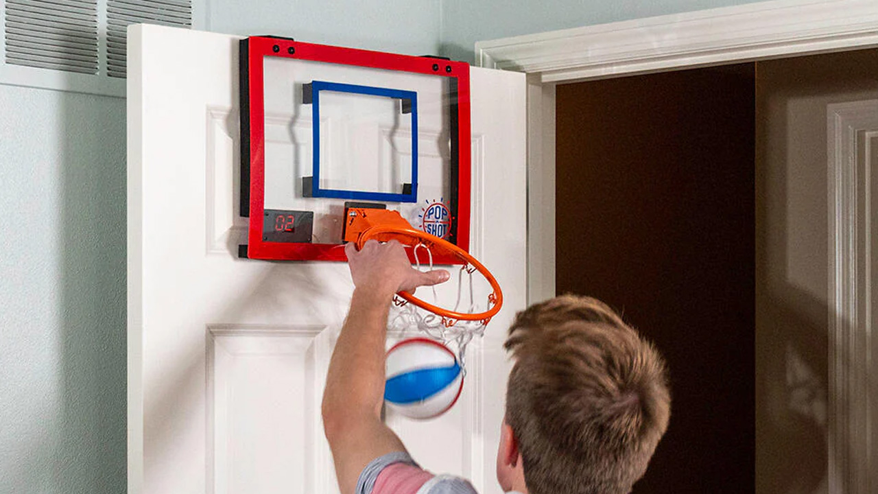Father's Day gifts for sports fan dad - Mini Basketball Hoop