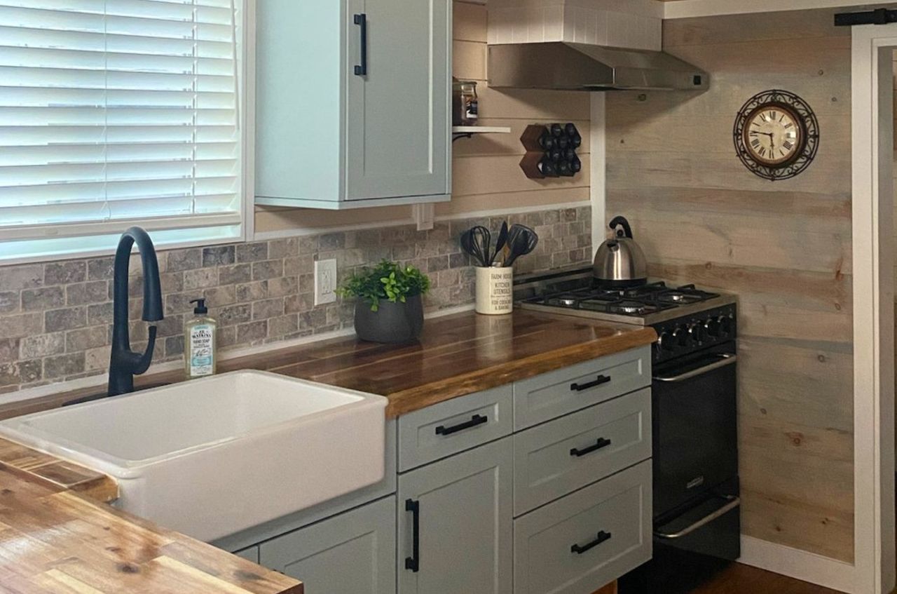 Fraser Bear Tiny House_Kitchen