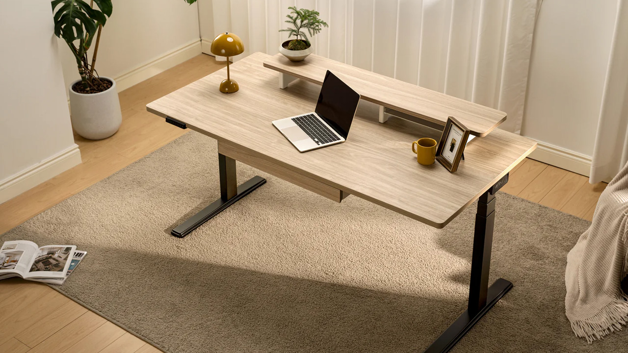 I shaped laminate light walnut desk