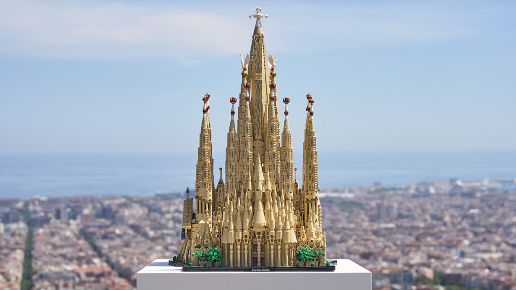 LEGO Sagrada Família largest-ever set with 12060 pieces