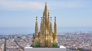 LEGO Sagrada Família largest-ever set with 12060 pieces