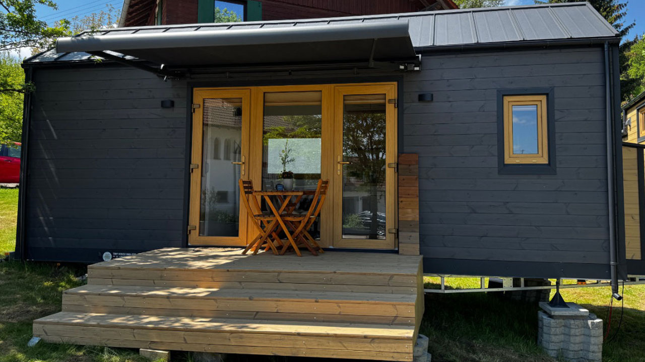 Modern exterior of Lura tiny house