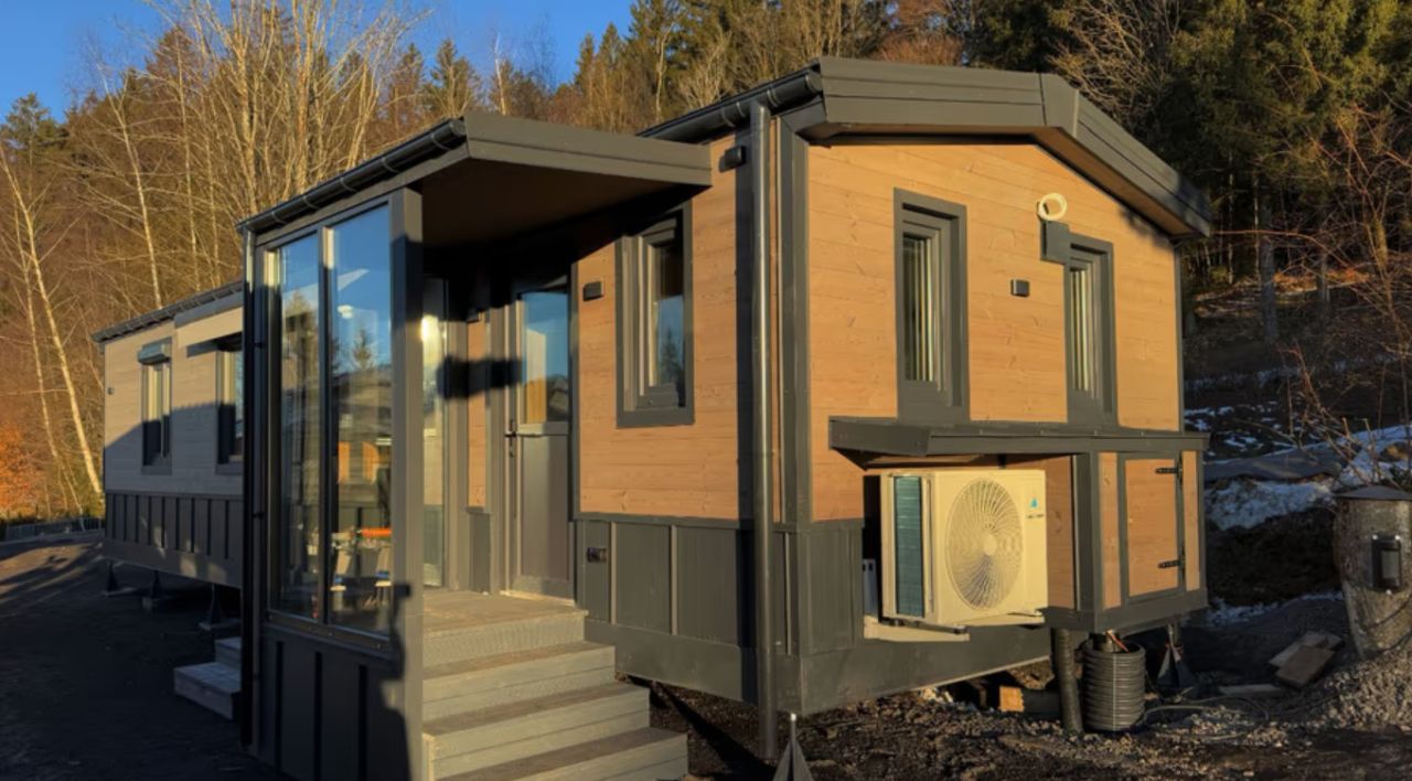 MEGA Tiny House in USA Exterior