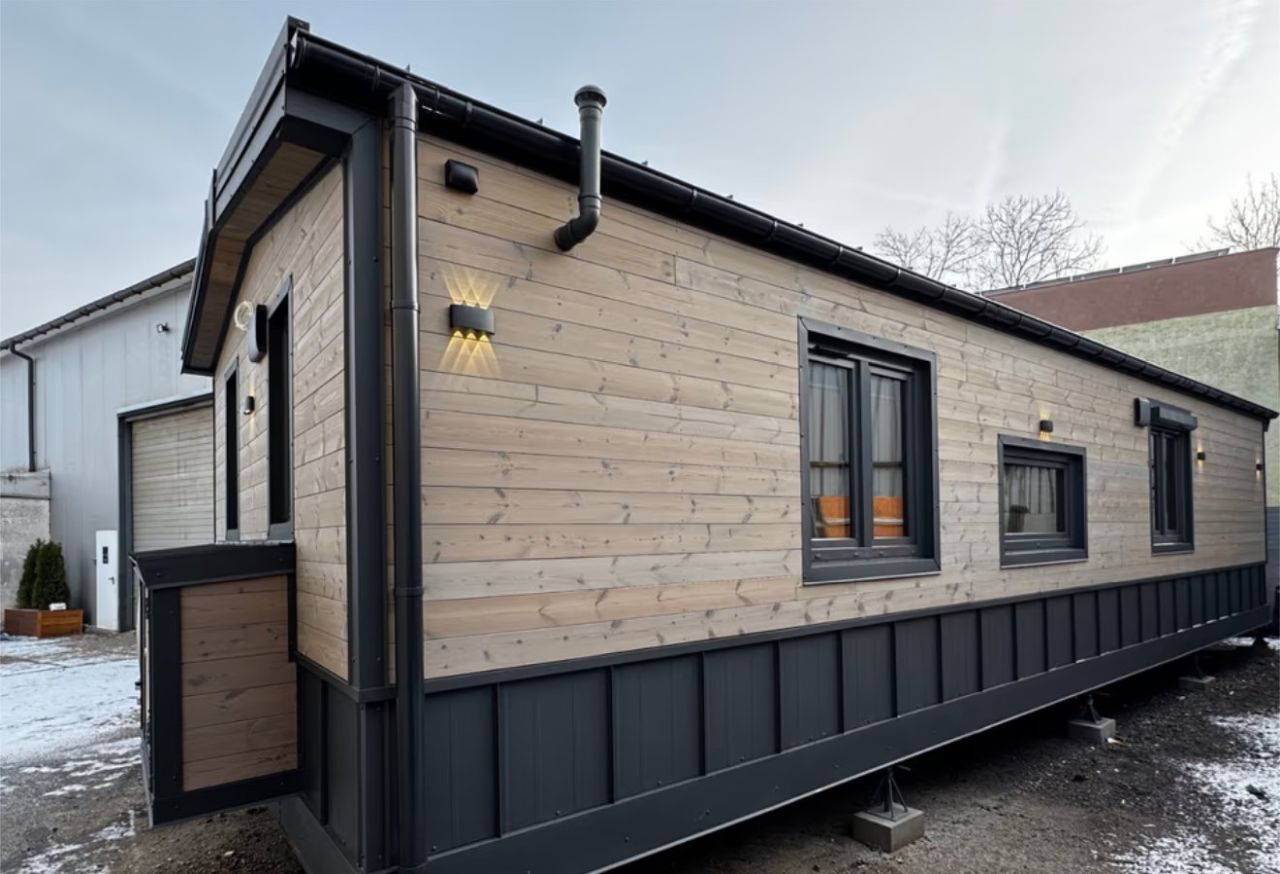 MEGA Tiny House in USA Exterior