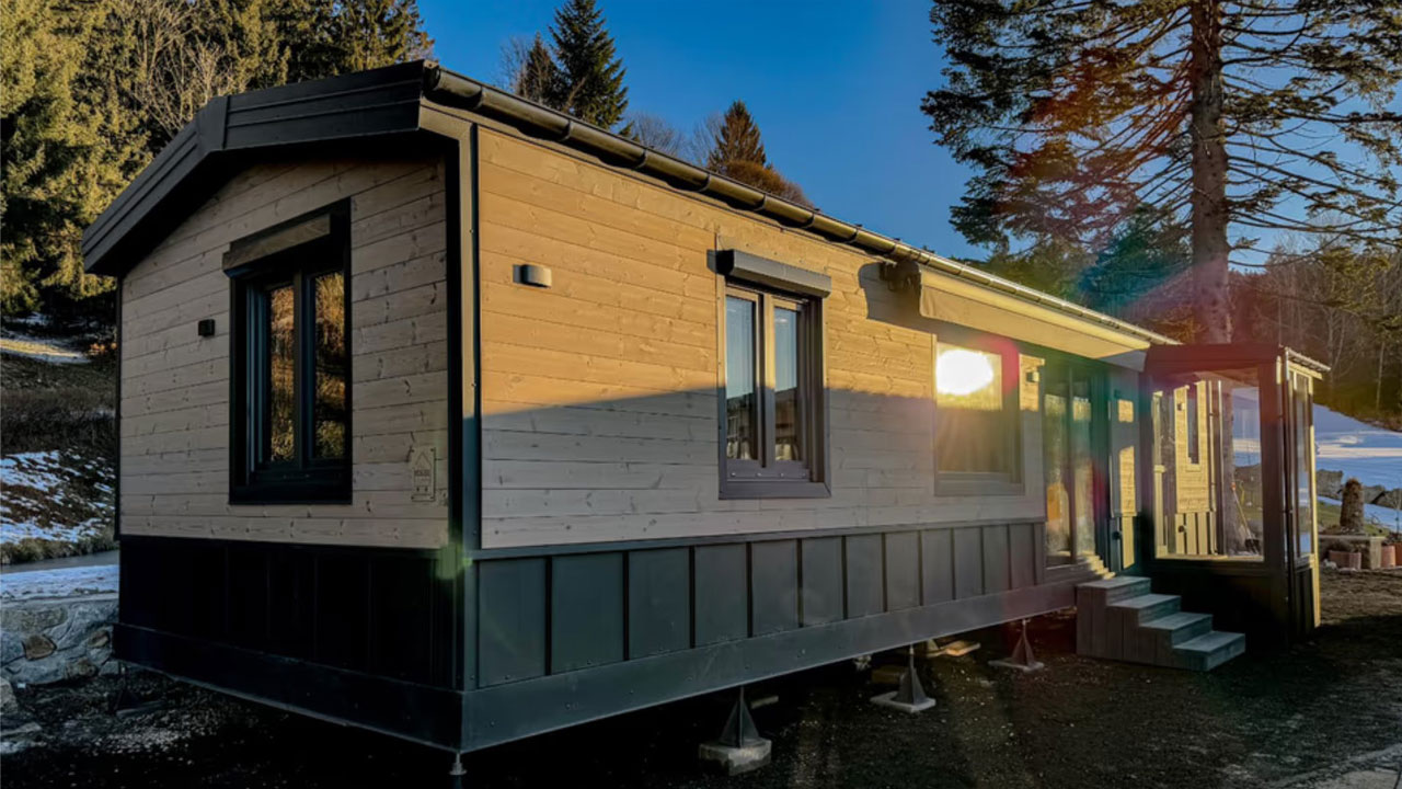 MEGA Tiny House in USA Exterior