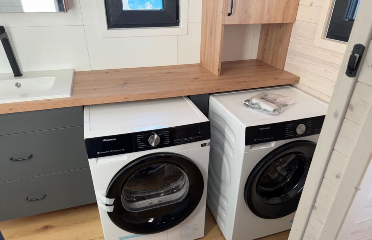 MEGA Tiny House in USA Bathroom