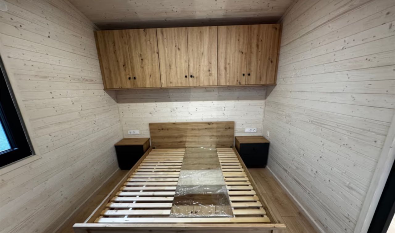 MEGA Tiny House in USA Bedroom