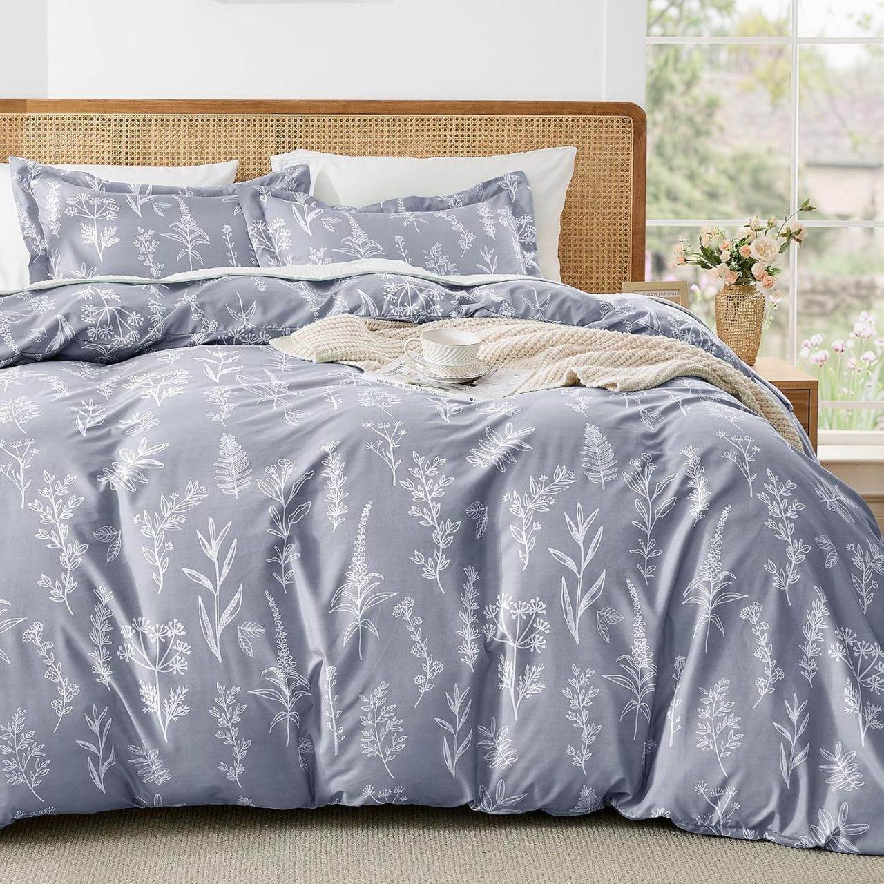 MUXHOMO Reversible Botanical Comforter Set