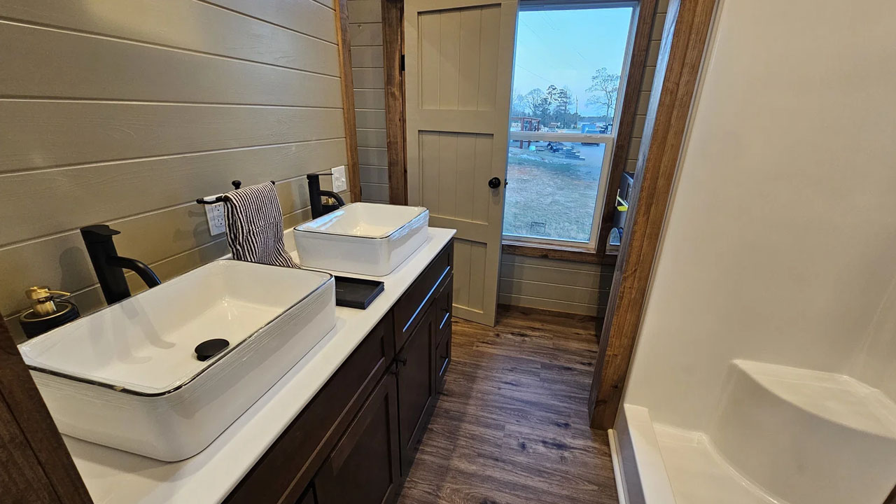 Miami Tiny House - bathroom