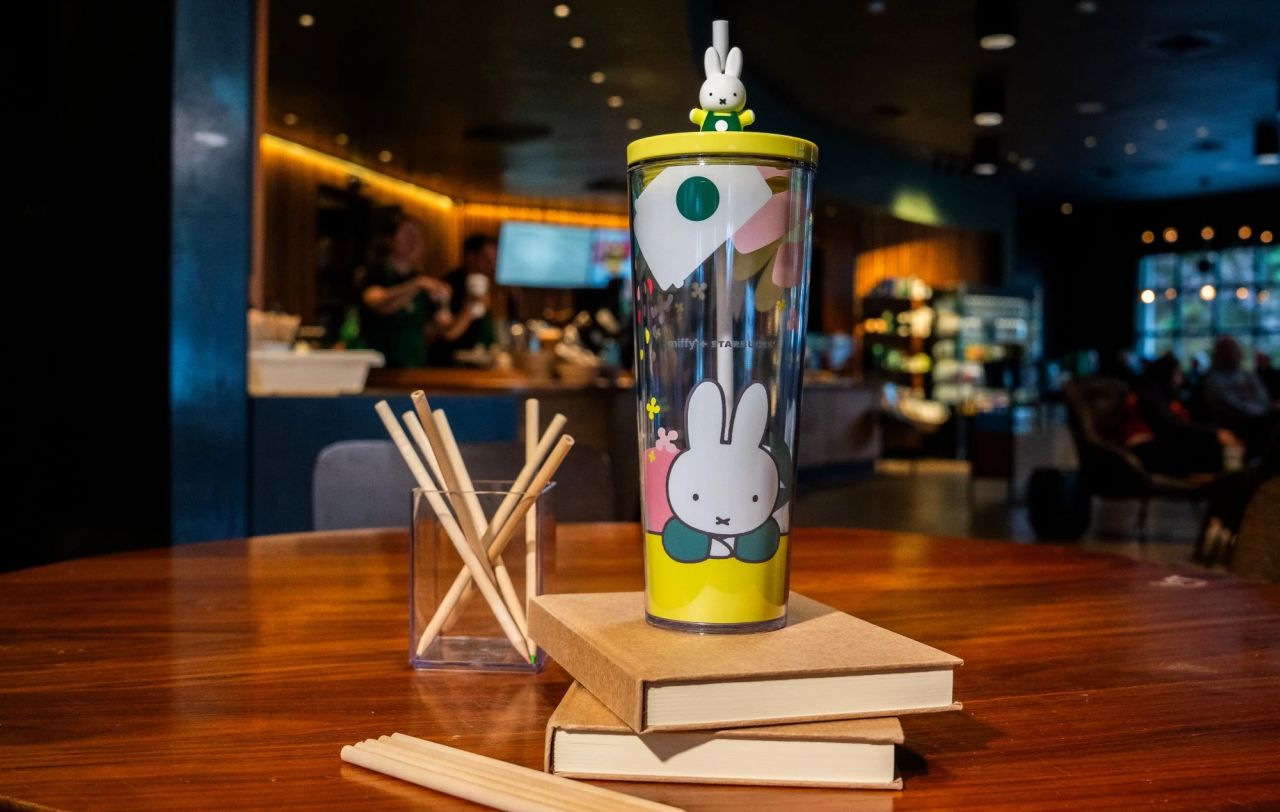 Miffy + Starbucks Collection_ Cold Cup