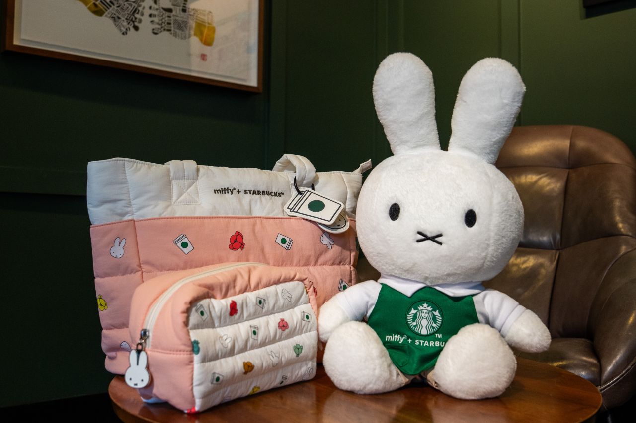 Miffy + Starbucks Collection_ Nylon Tote