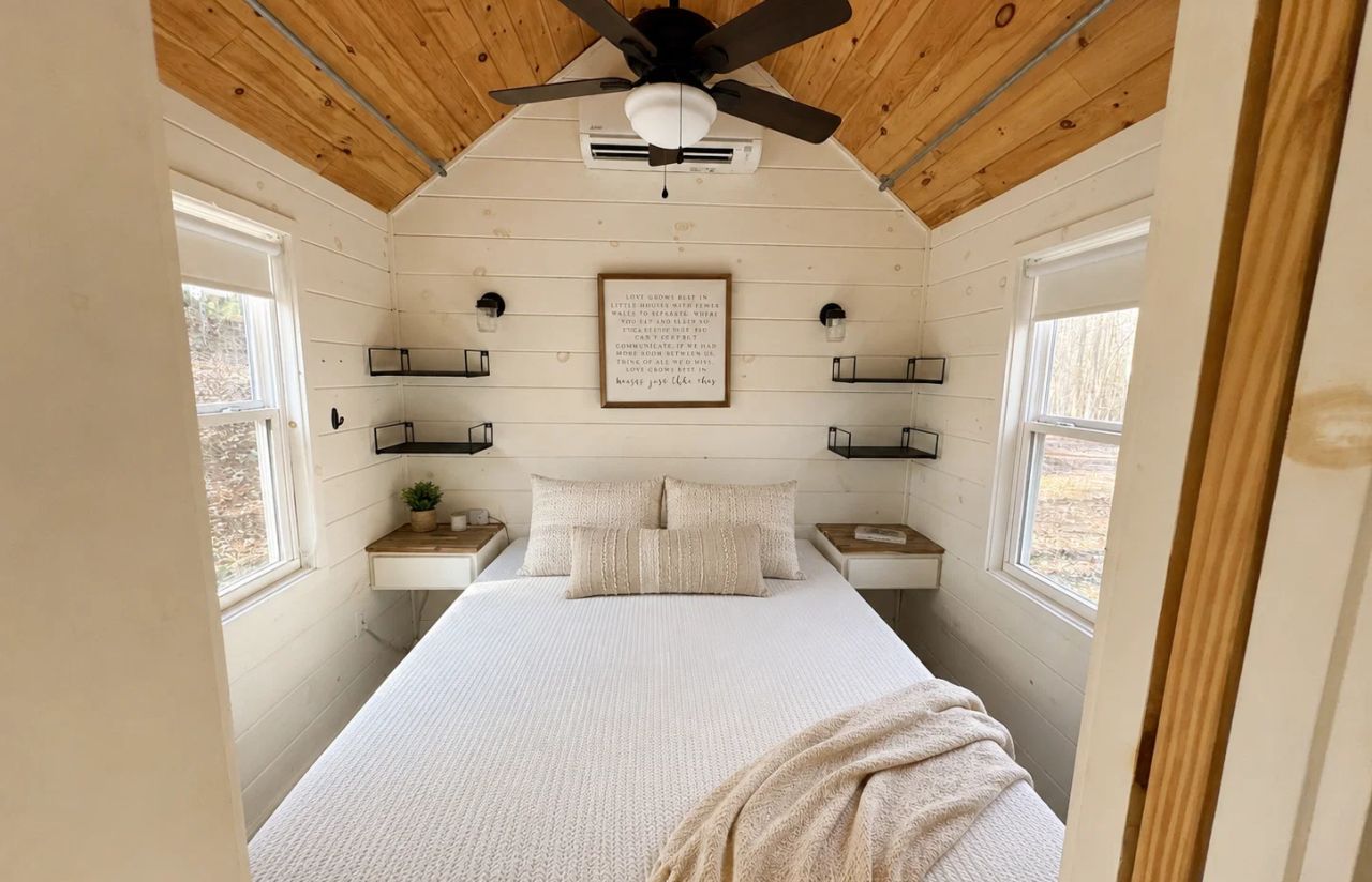 Mountain Escape Tiny House_bedroom