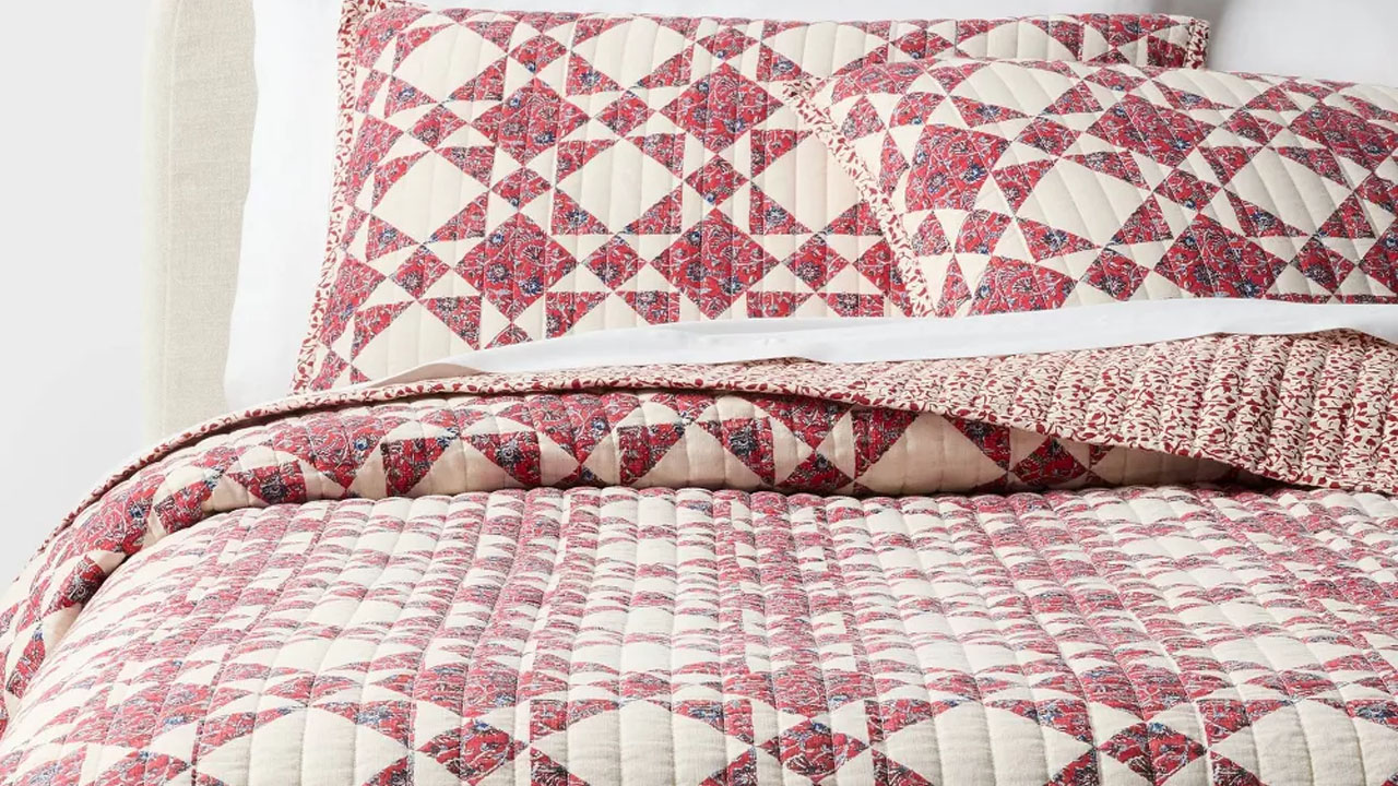 Patchwork Reversible Quilt Set