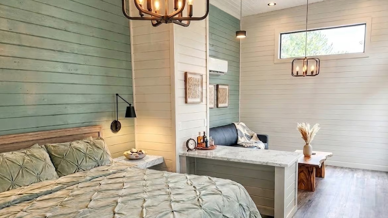 Red Rock Modern Tiny House_Bedroom_1