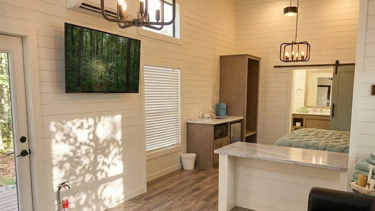 Red Rock Modern Tiny House_Interior_3