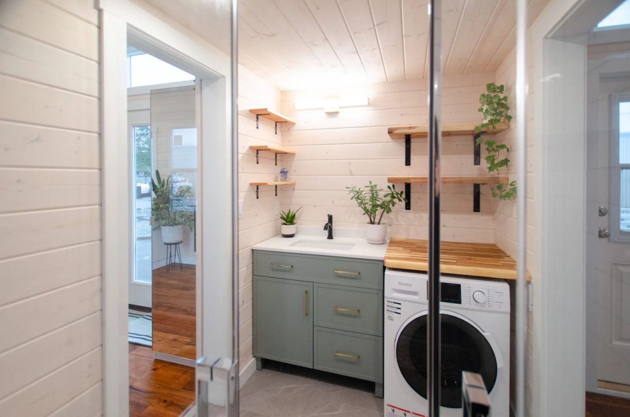 Bathroom of Rose tiny house