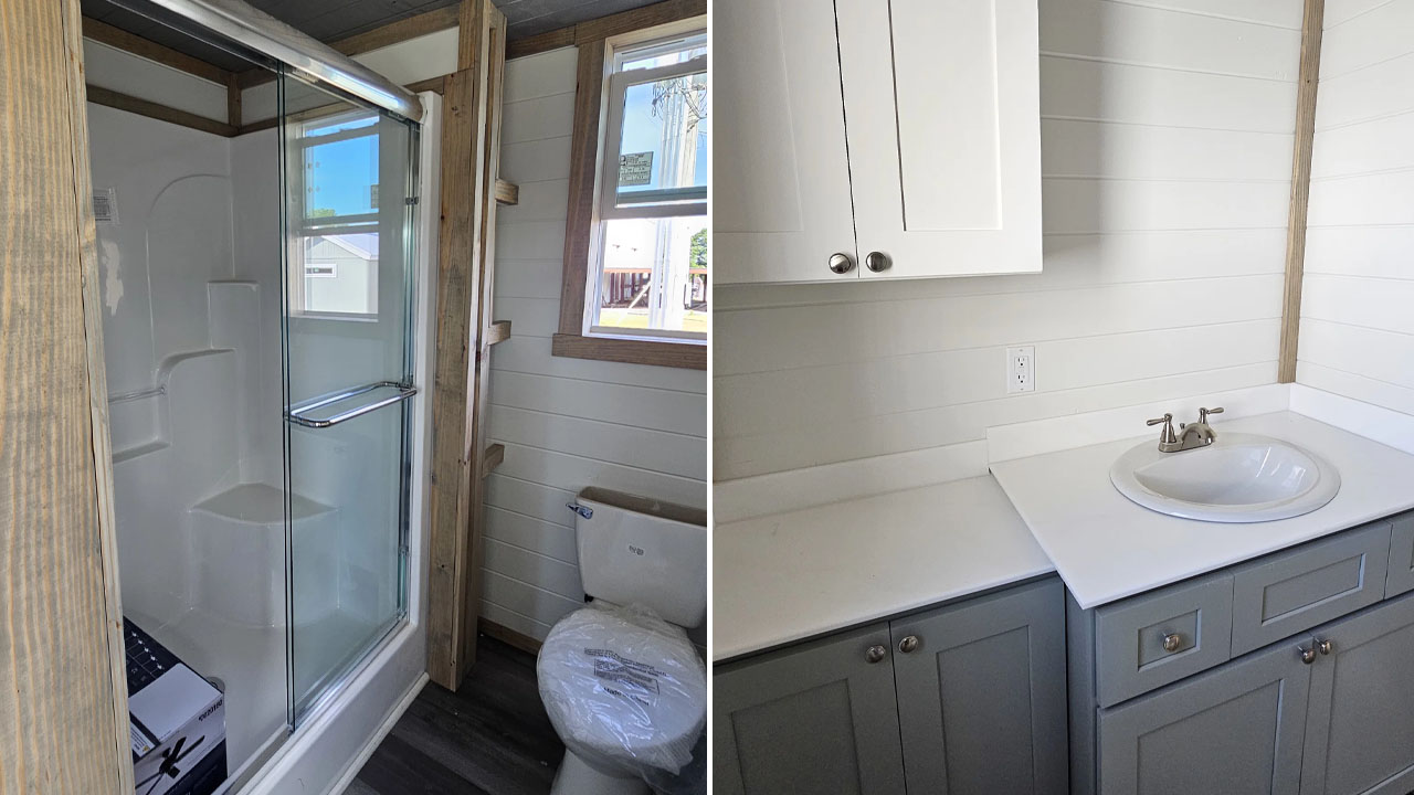 The full bathroom has all bathroom facilities