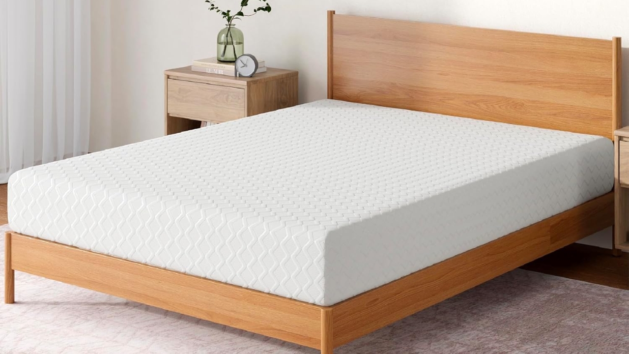 Signature Design by Ashley Chime 10-Inch Memory Foam Mattress