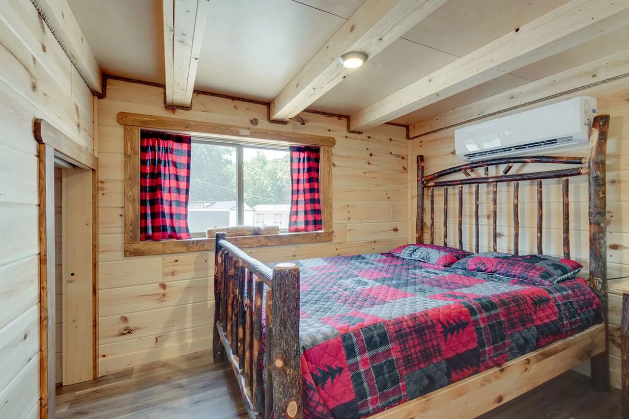 Bedroom of Smoky Mountain tiny house in USA